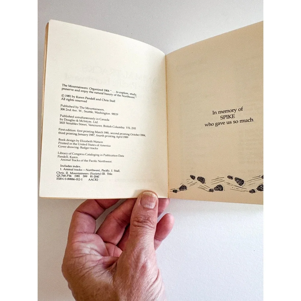 Vintage Pacific Northwest Nature Guides Animal Tracks and Tree Finder Set PNW‎